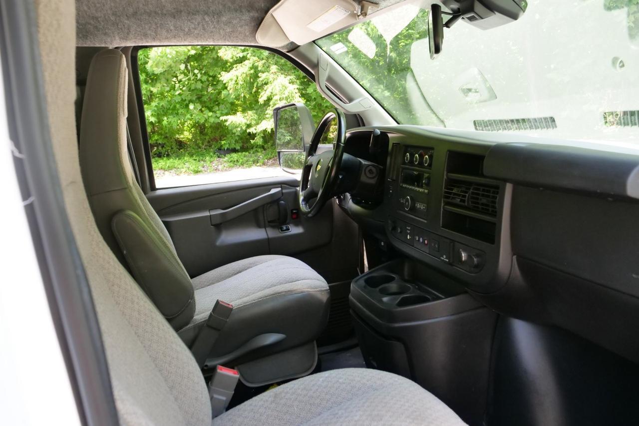 2021 Chevrolet Express 4500 Utilimaster Utilivan / DRW / 18FT Box / Foldable Shelving! Lincolnton NC