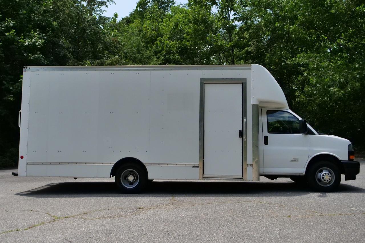 2021 Chevrolet Express 4500 Utilimaster Utilivan / DRW / 18FT Box / Foldable Shelving! Lincolnton NC