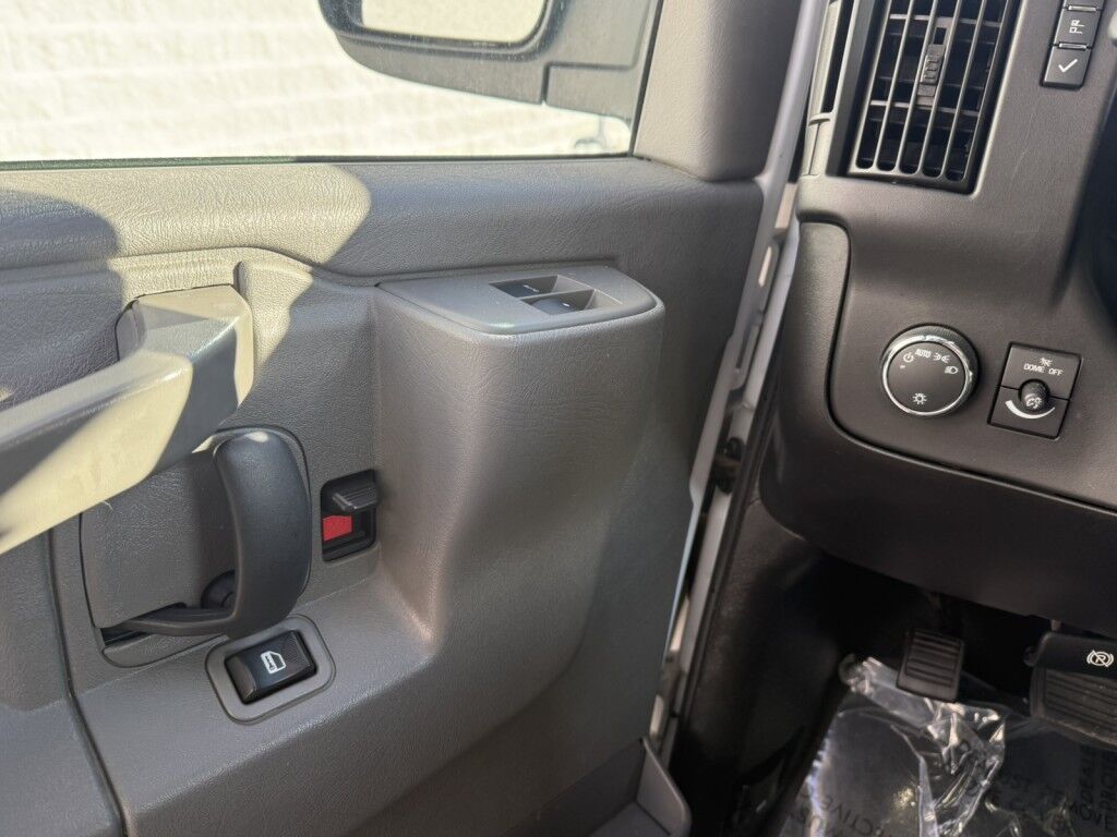 2021 Chevrolet Express Commercial Cutaway 3500 Van 139 Maumee OH