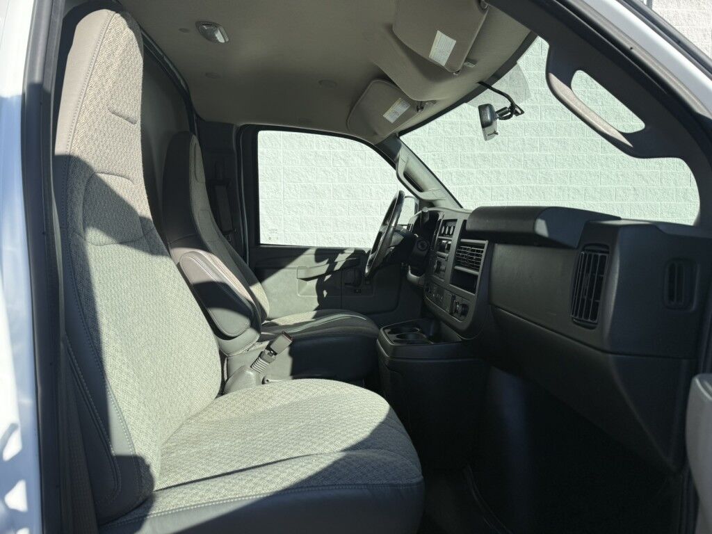 2021 Chevrolet Express Commercial Cutaway 3500 Van 139 Maumee OH