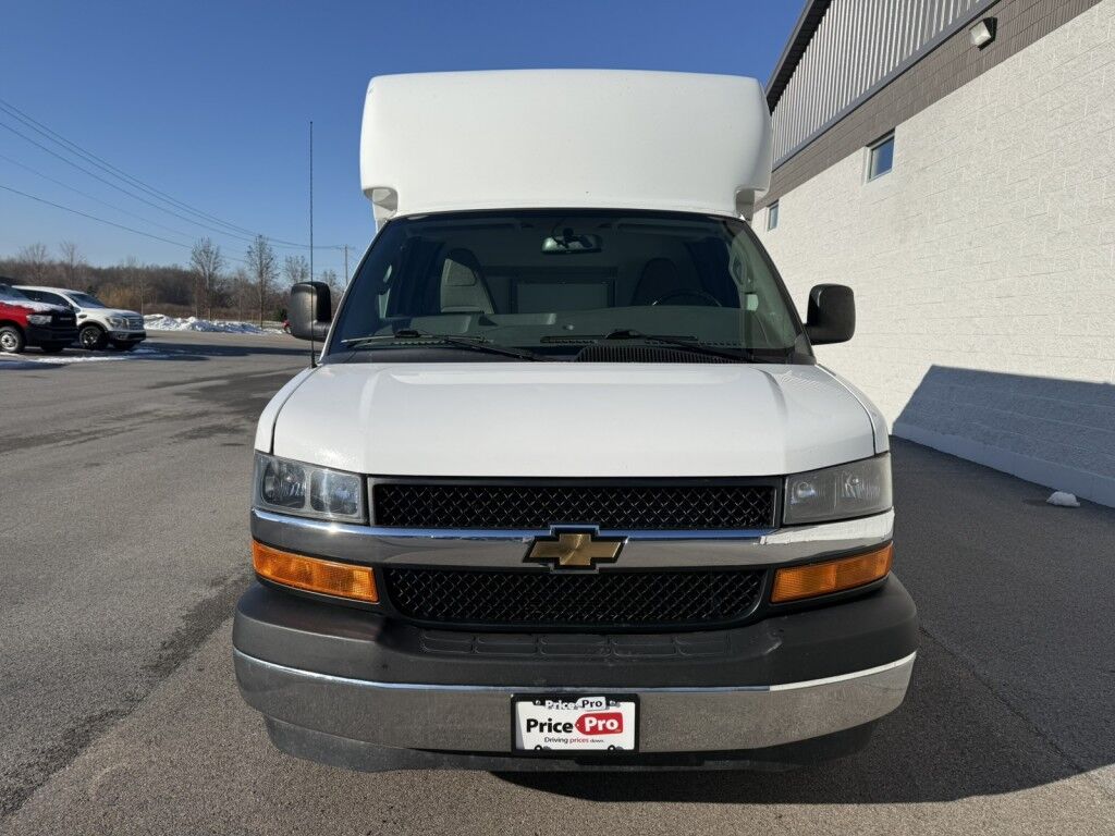 2021 Chevrolet Express Commercial Cutaway 3500 Van 139