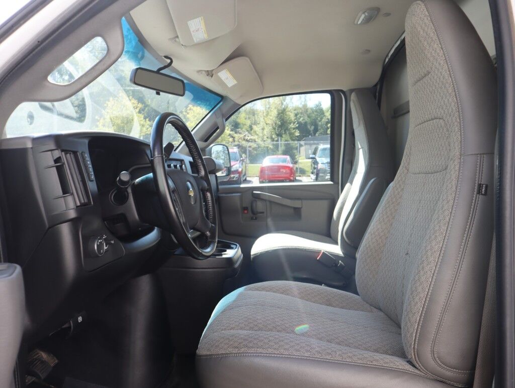 2021 Chevrolet Express Commercial Cutaway 3500 Van Maumee OH