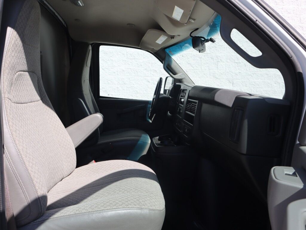 2021 Chevrolet Express Commercial Cutaway 3500 Van w/6.6L V8/12 ft Box Maumee OH