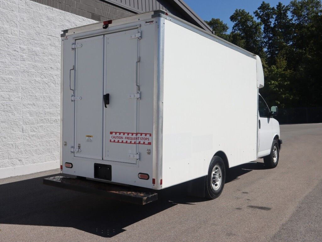 2021 Chevrolet Express Commercial Cutaway 3500 Van w/6.6L V8/12 ft Box Maumee OH