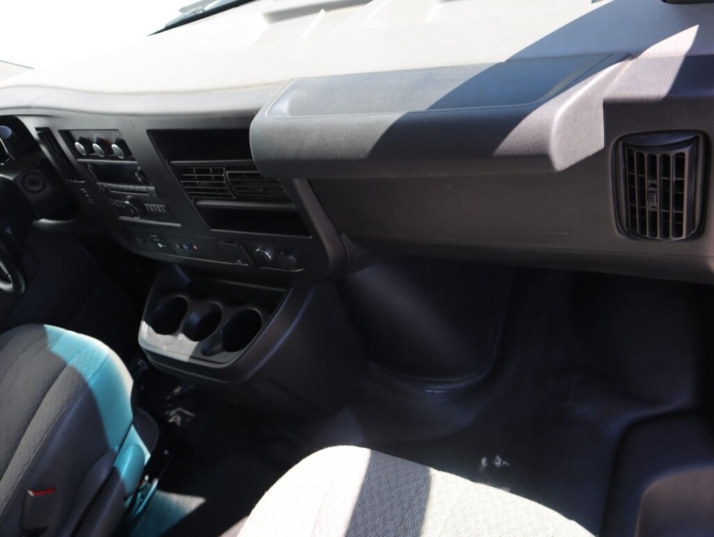 2021 Chevrolet Express Commercial Cutaway 3500 Van w/6.6L V8/12 ft Box Maumee OH