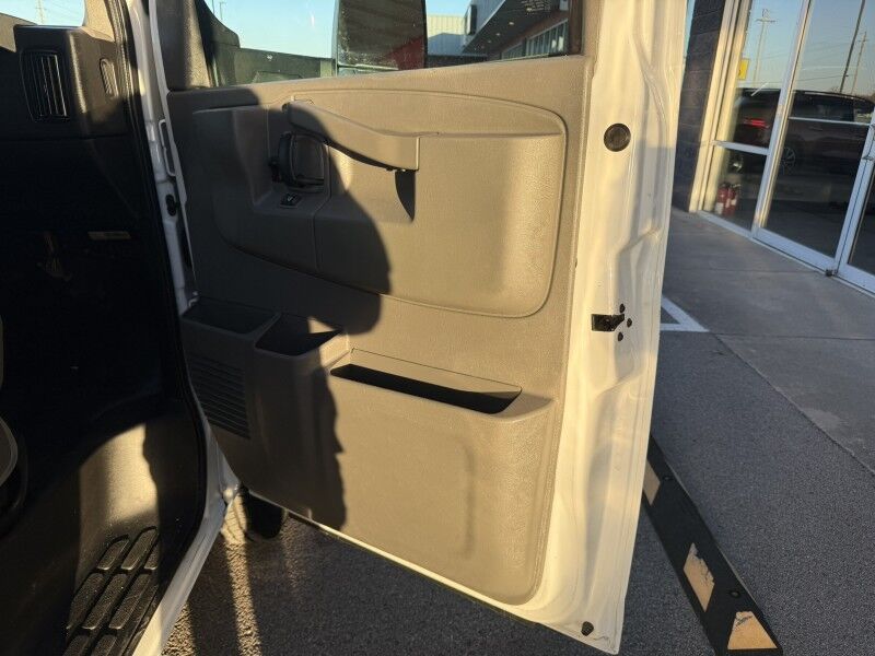 2021 Chevrolet Express G3500 Box Van 38k mi's Collinsville OK