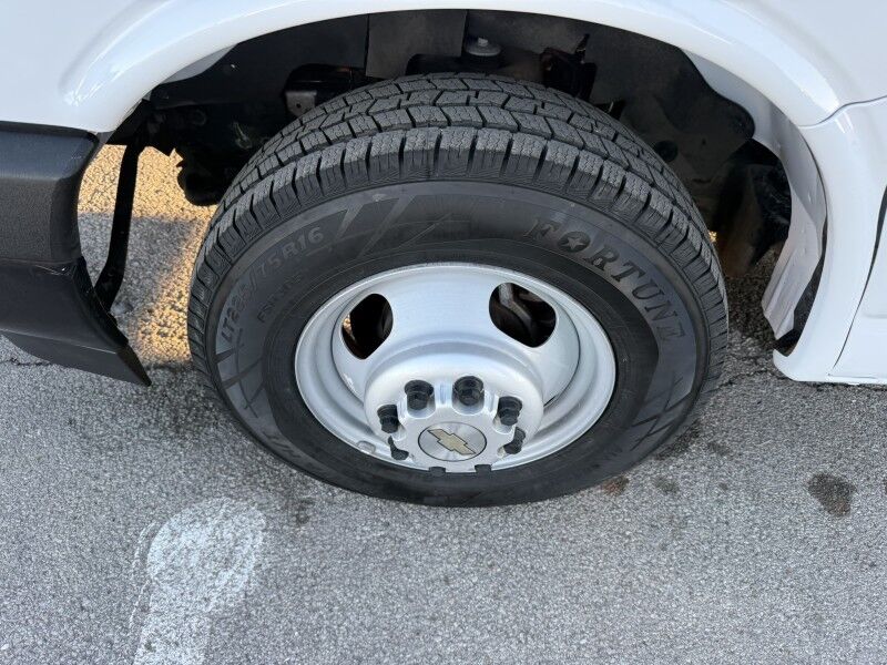 2021 Chevrolet Express G3500 Box Van 38k mi's Collinsville OK