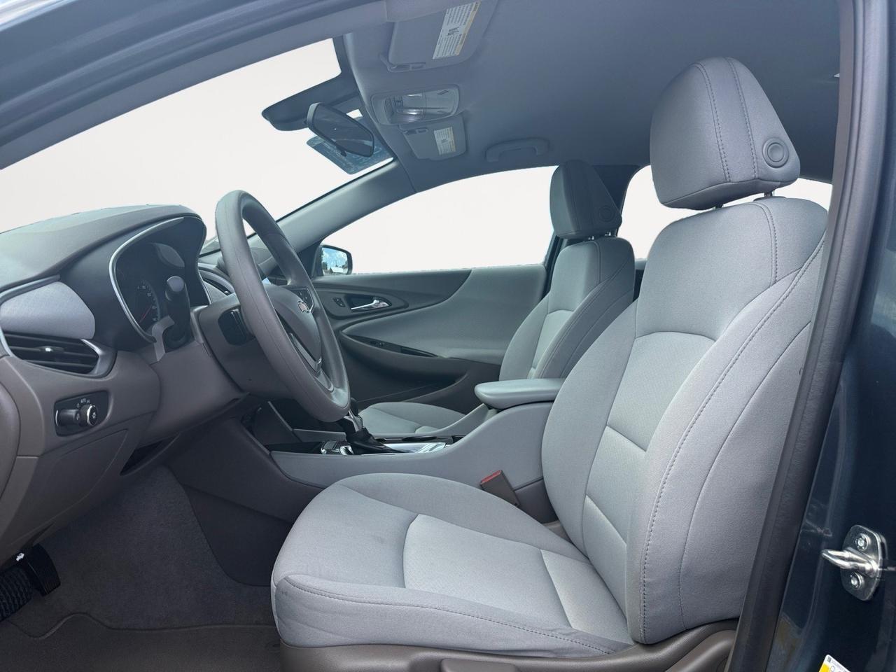 2021 Chevrolet Malibu LS, APPLE CARPLAY/ANDROID AUTO, BACKUP CAMERA, KEYLESS START, WIFI, POWER MIRRORS, ONLY 1 OWNER, CLEAN CARFAX! Norfolk VA