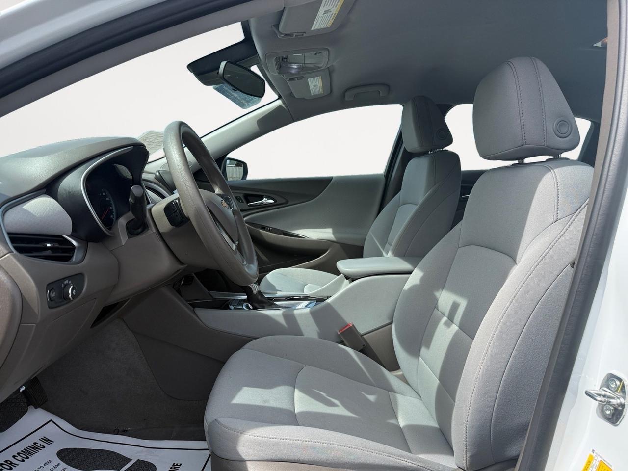 2021 Chevrolet Malibu LS, APPLE CARPLAY/ANDROID AUTO, BACKUP CAMERA, POWER MIRRORS, WIFI, NAVIGATION, LANE KEEP ASSIST, BLIND SPOT ALERT, ONLY 1 OWNER!