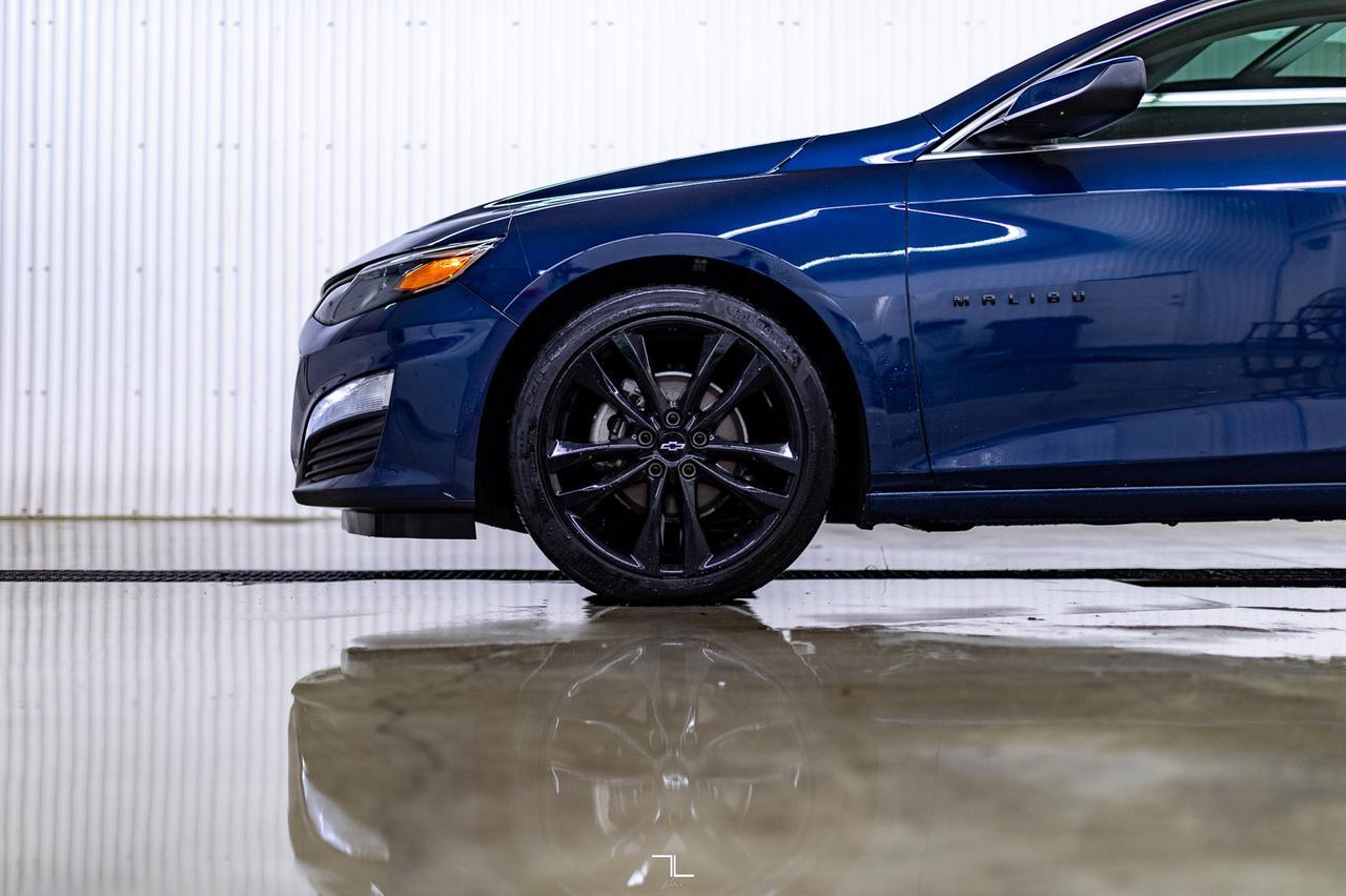 2021 Chevrolet Malibu LT Leather Roof BCam Red Deer AB