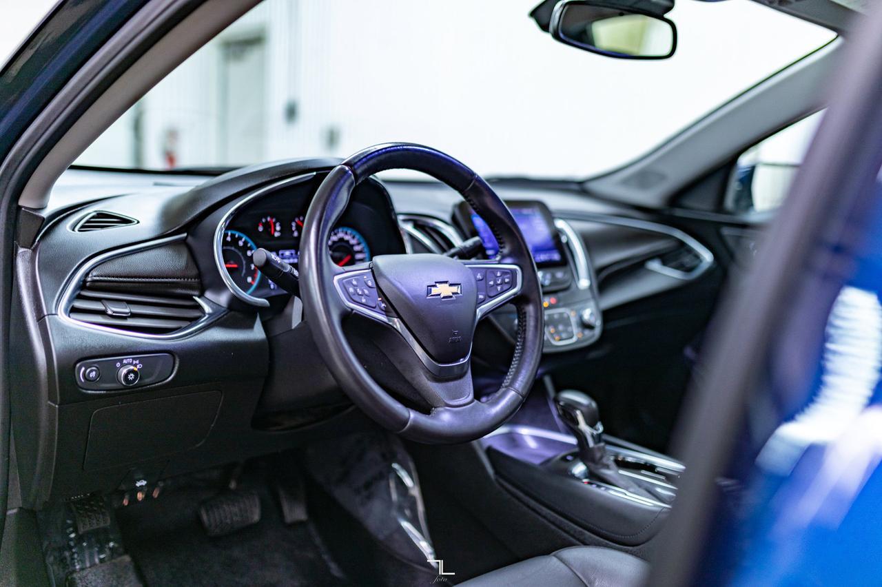 2021 Chevrolet Malibu LT Leather Roof BCam Red Deer AB