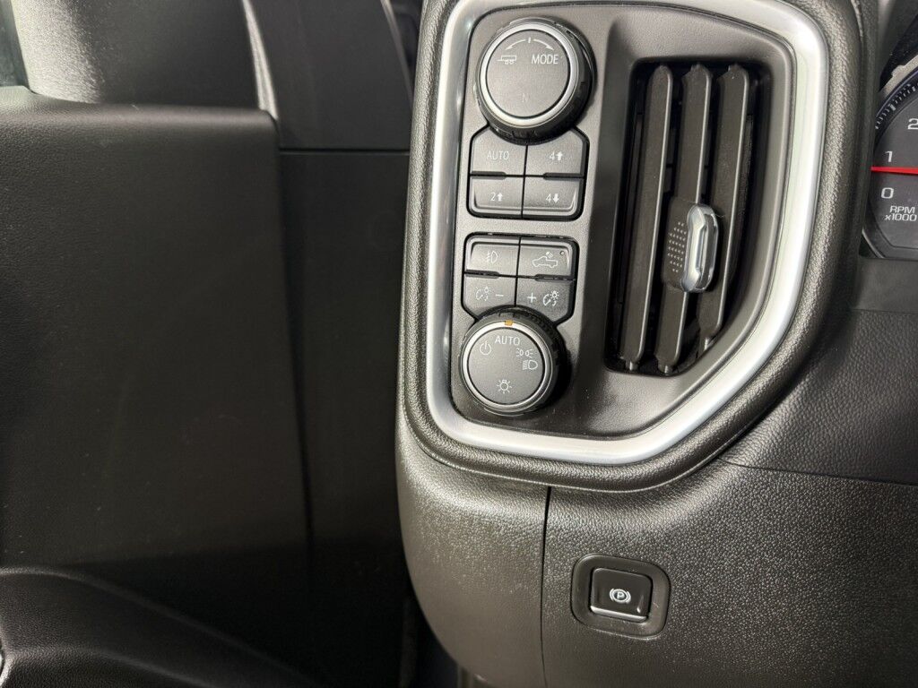 2021 Chevrolet Silverado 1500 4WD Crew Cab 157 RST Maumee OH