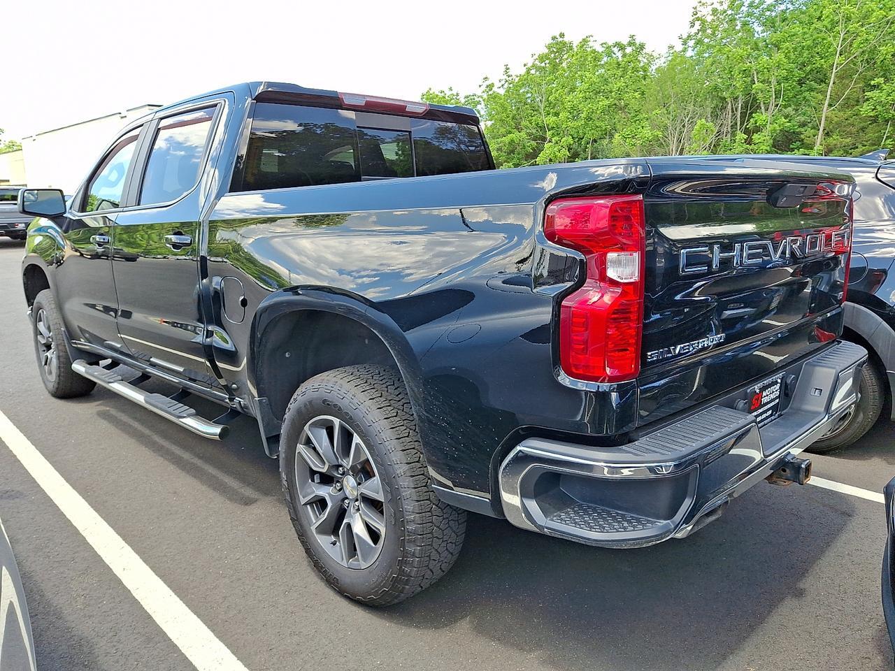 2021 Chevrolet Silverado 1500 4WD Crew Cab Short Bed LT