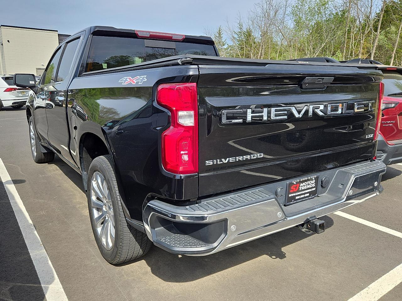 2021 Chevrolet Silverado 1500 4WD Crew Cab Short Bed LTZ