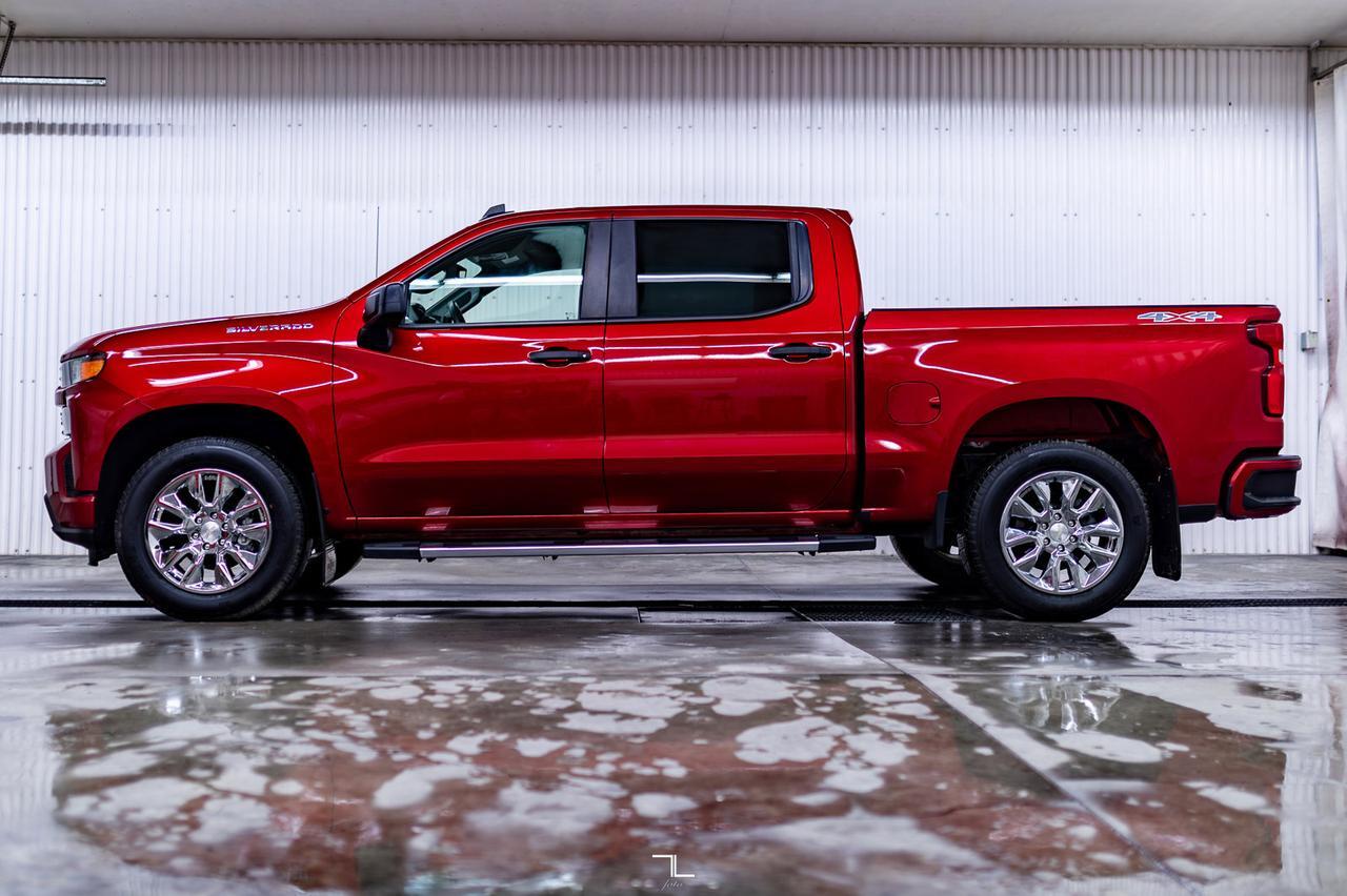 2021 Chevrolet Silverado 1500 4x4 Crew Cab Custom BCam Red Deer AB