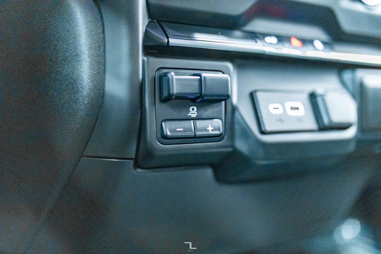 2021 Chevrolet Silverado 1500 4x4 Crew Cab Custom BCam Red Deer AB