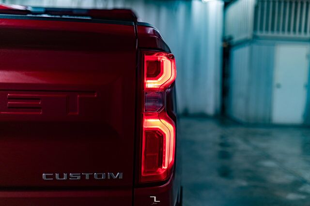 2021 Chevrolet Silverado 1500 4x4 Crew Cab Custom BCam Red Deer AB