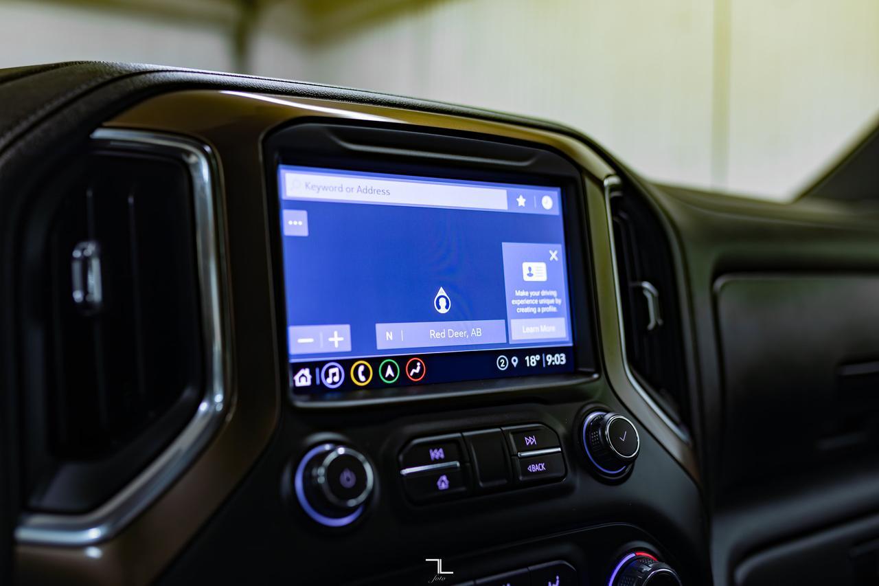 2021 Chevrolet Silverado 1500 4x4 Crew Cab High Country Leather Roof Nav BCam Red Deer AB