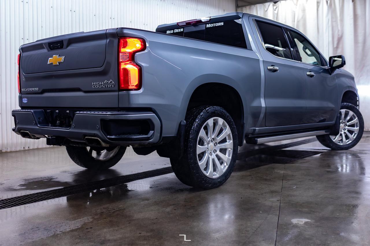 2021 Chevrolet Silverado 1500 4x4 Crew Cab High Country Leather Roof Nav BCam Red Deer AB