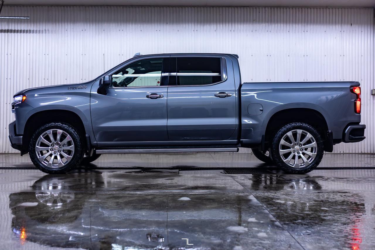 2021 Chevrolet Silverado 1500 4x4 Crew Cab High Country Leather Roof Nav BCam Red Deer AB