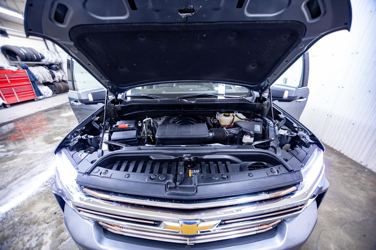 2021 Chevrolet Silverado 1500 4x4 Crew Cab High Country Leather Roof Nav BCam Red Deer AB