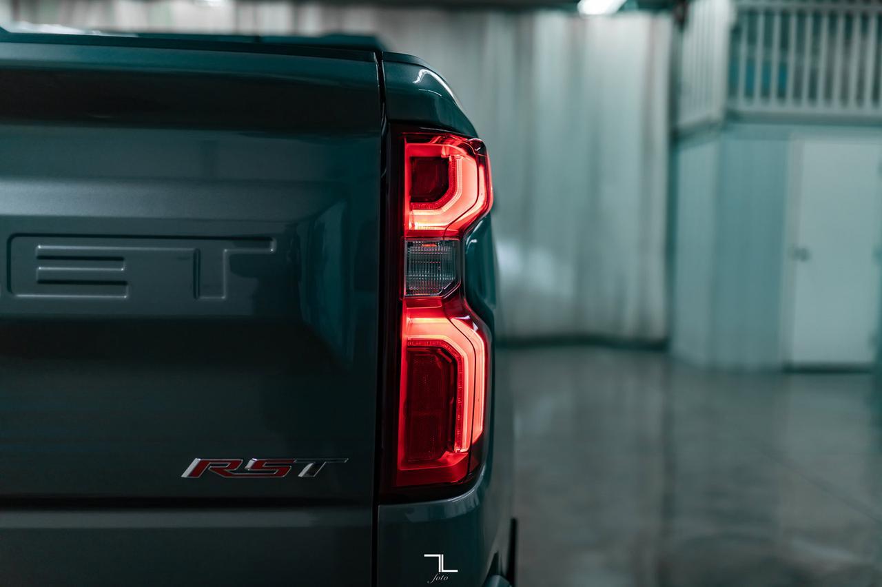 2021 Chevrolet Silverado 1500 4x4 Crew Cab RST Z71 Leather BCam Red Deer AB