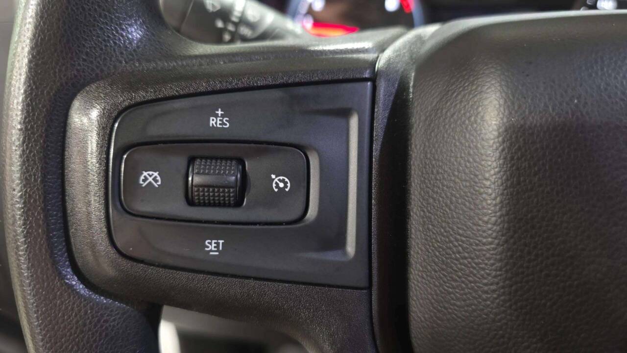 2021 Chevrolet Silverado 1500 Custom 4x4 4dr Crew Cab 5.8 ft. SB Chesterfield MI