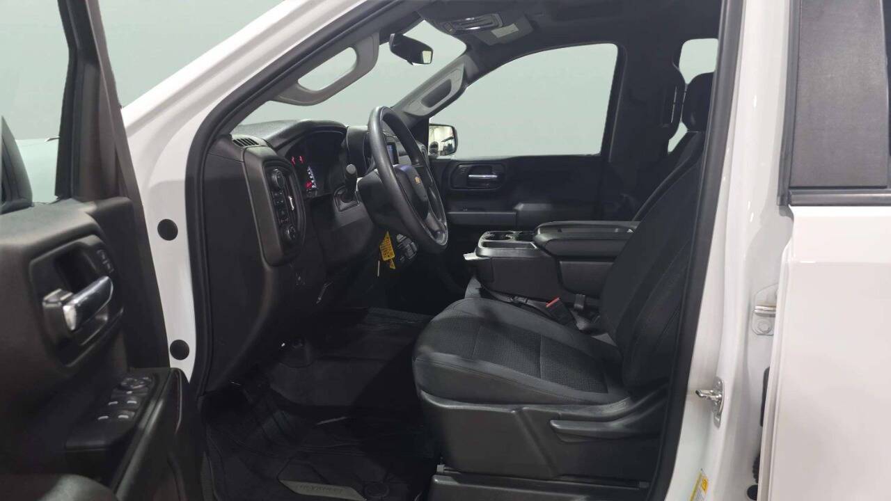 2021 Chevrolet Silverado 1500 Custom 4x4 4dr Crew Cab 5.8 ft. SB Chesterfield MI