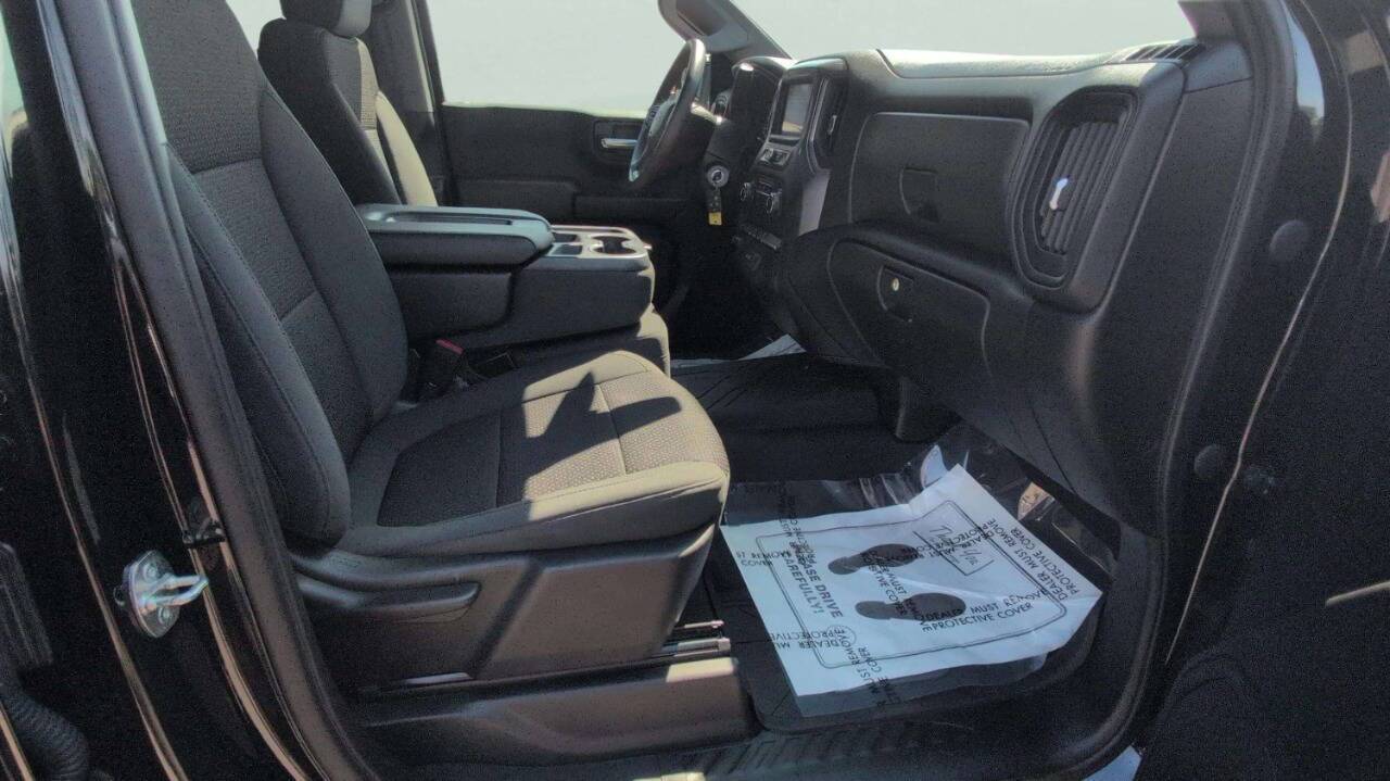 2021 Chevrolet Silverado 1500 Custom 4x4 4dr Crew Cab 6.6 ft. SB Chesterfield MI
