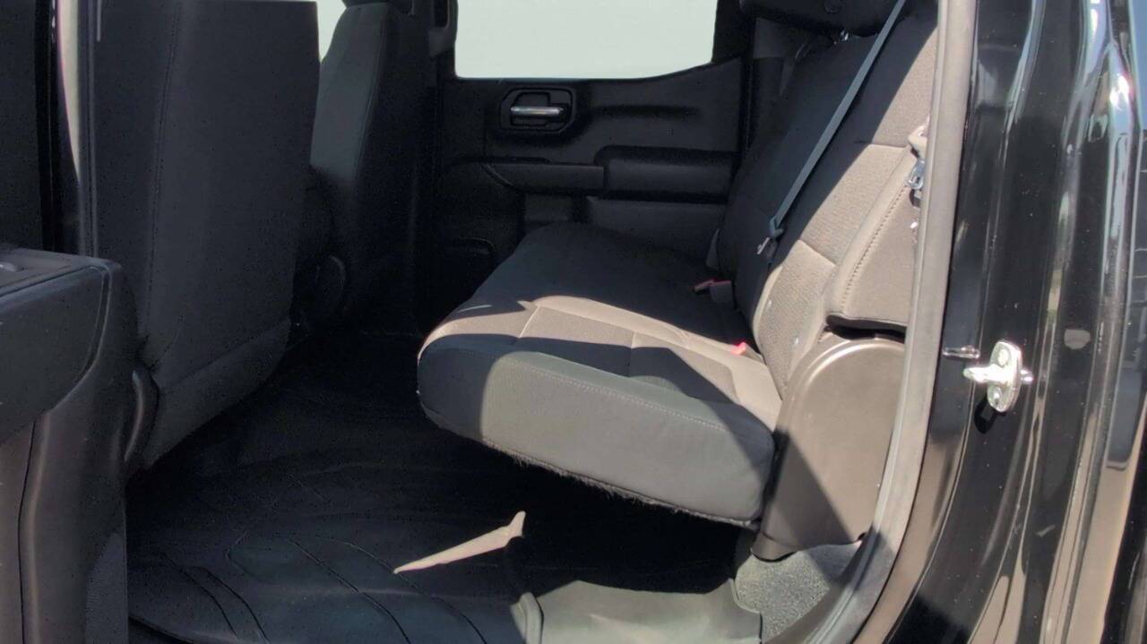 2021 Chevrolet Silverado 1500 Custom 4x4 4dr Crew Cab 6.6 ft. SB Chesterfield MI