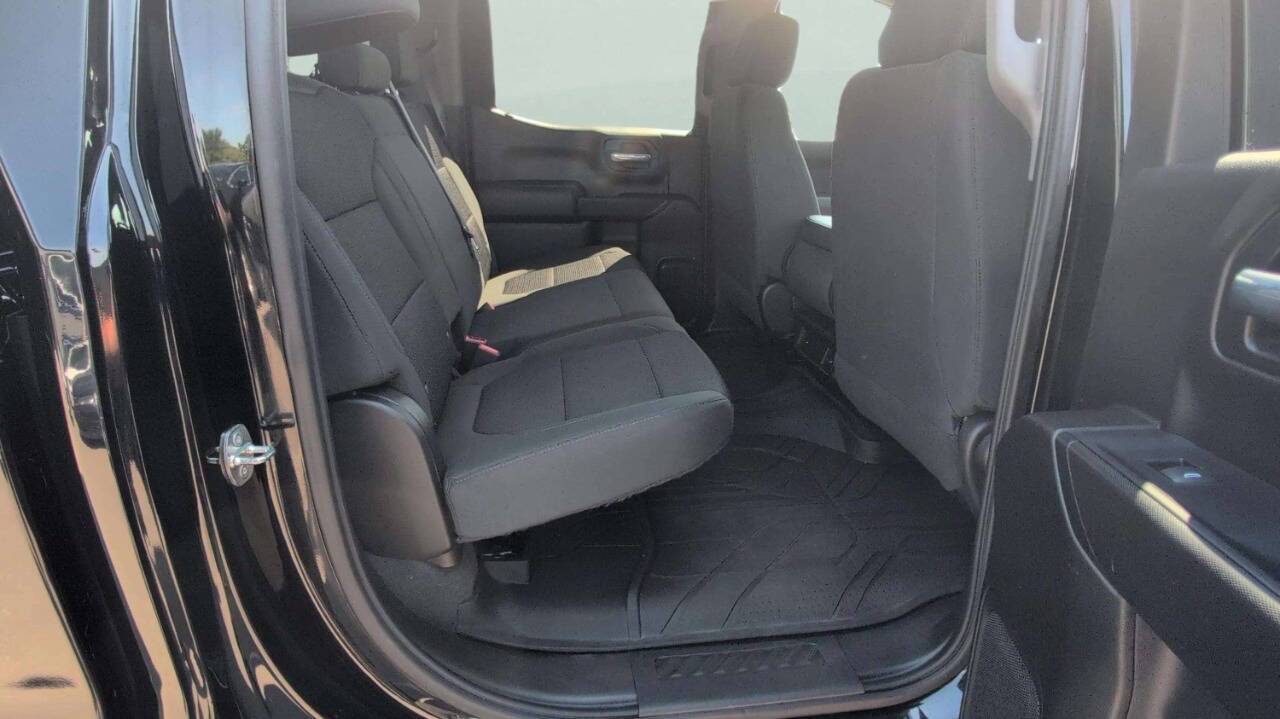 2021 Chevrolet Silverado 1500 Custom 4x4 4dr Crew Cab 6.6 ft. SB Chesterfield MI
