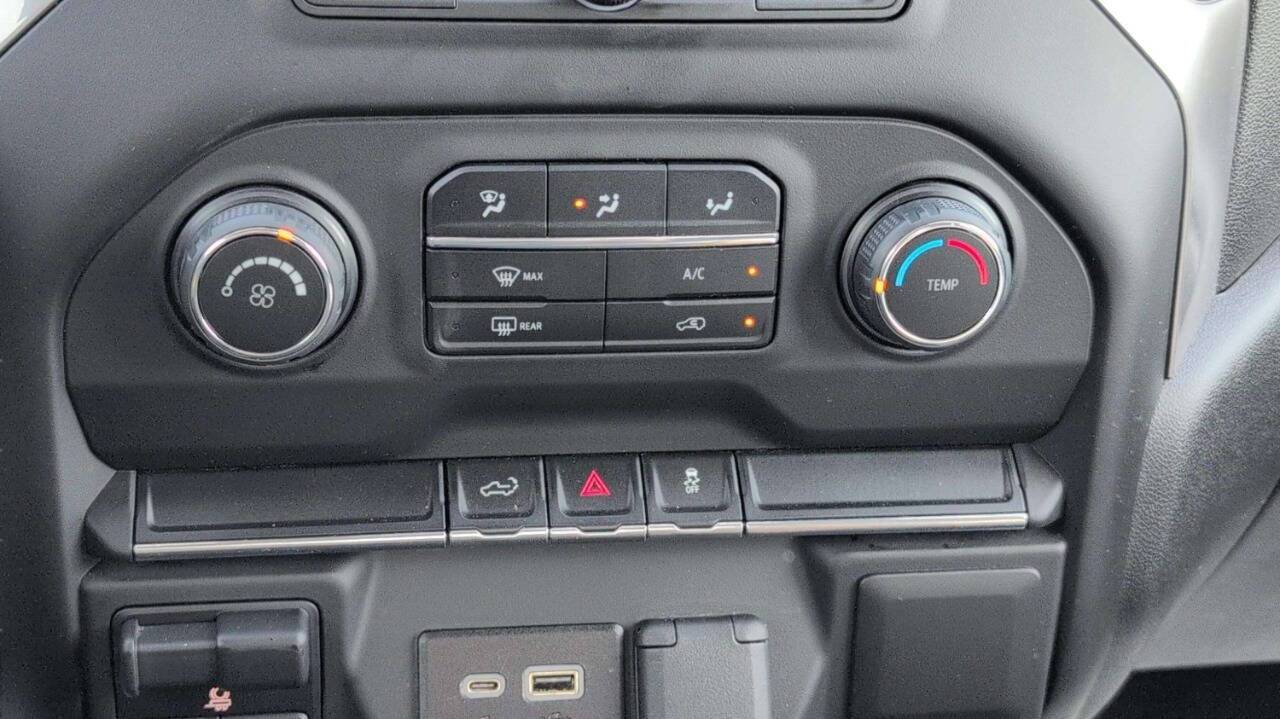 2021 Chevrolet Silverado 1500 Custom 4x4 4dr Crew Cab 6.6 ft. SB Lake Orion MI