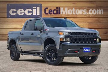 Chevrolet Silverado 1500 Custom Trail Boss 2021