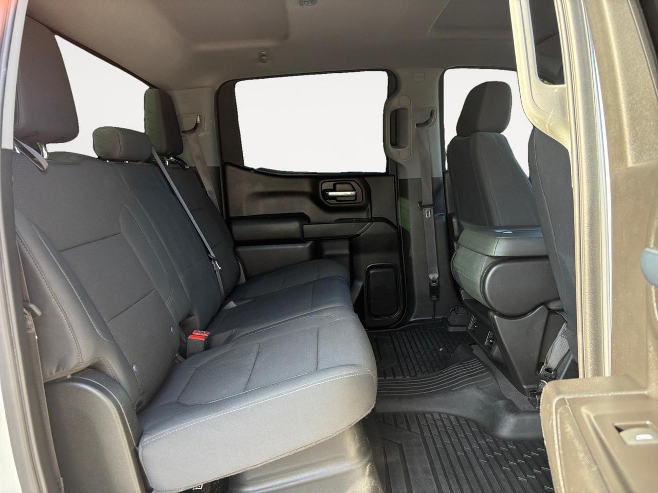 2021 Chevrolet Silverado 1500 Custom Trail Boss, BACKUP CAMERA, BED LINER, TOW PACKAGE, APPLE CARPLAY/ANDROID AUTO, CORNER REAR BUMPER STEP, RUNNING BOARDS, LOW MIILEAGE, DRIVE LIKE A BOSS! Virginia Beach VA