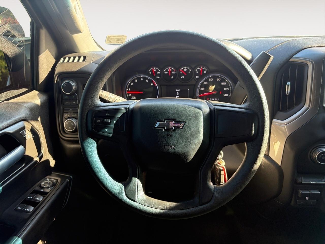 2021 Chevrolet Silverado 1500 Custom Trail Boss, BACKUP CAMERA, BED LINER, TOW PACKAGE, APPLE CARPLAY/ANDROID AUTO, CORNER REAR BUMPER STEP, RUNNING BOARDS, LOW MIILEAGE, DRIVE LIKE A BOSS! Virginia Beach VA