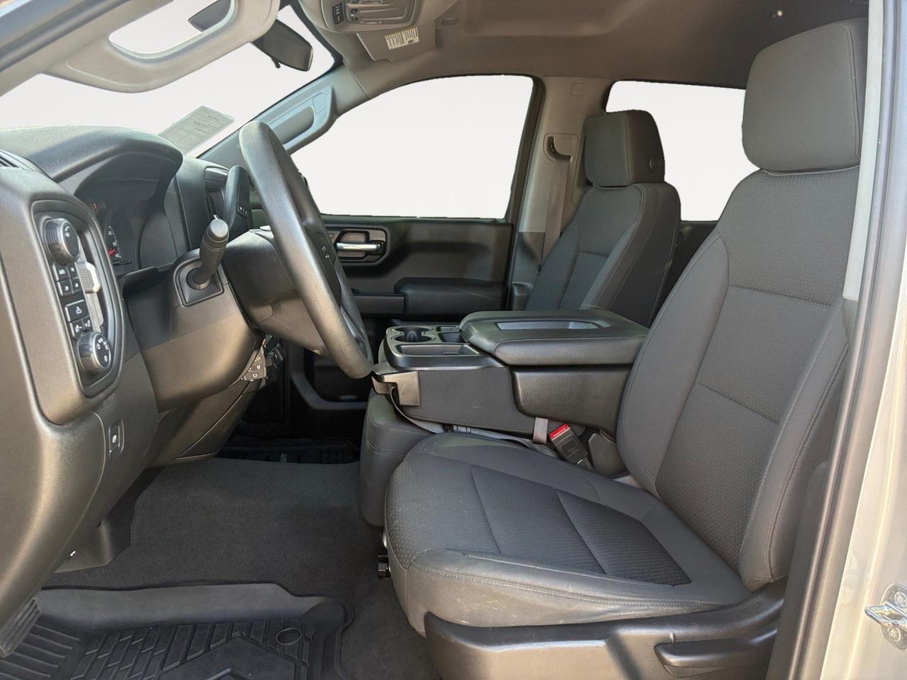 2021 Chevrolet Silverado 1500 Custom Trail Boss, BACKUP CAMERA, BED LINER, TOW PACKAGE, APPLE CARPLAY/ANDROID AUTO, CORNER REAR BUMPER STEP, RUNNING BOARDS, LOW MIILEAGE, DRIVE LIKE A BOSS! Virginia Beach VA