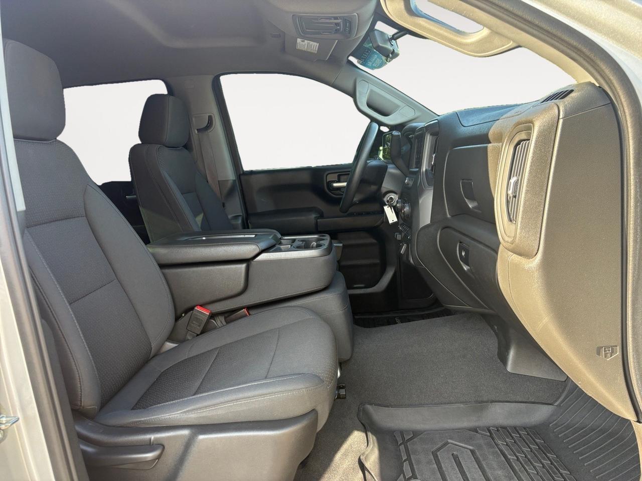2021 Chevrolet Silverado 1500 Custom Trail Boss, BACKUP CAMERA, BED LINER, TOW PACKAGE, APPLE CARPLAY/ANDROID AUTO, CORNER REAR BUMPER STEP, RUNNING BOARDS, LOW MIILEAGE, DRIVE LIKE A BOSS! Virginia Beach VA
