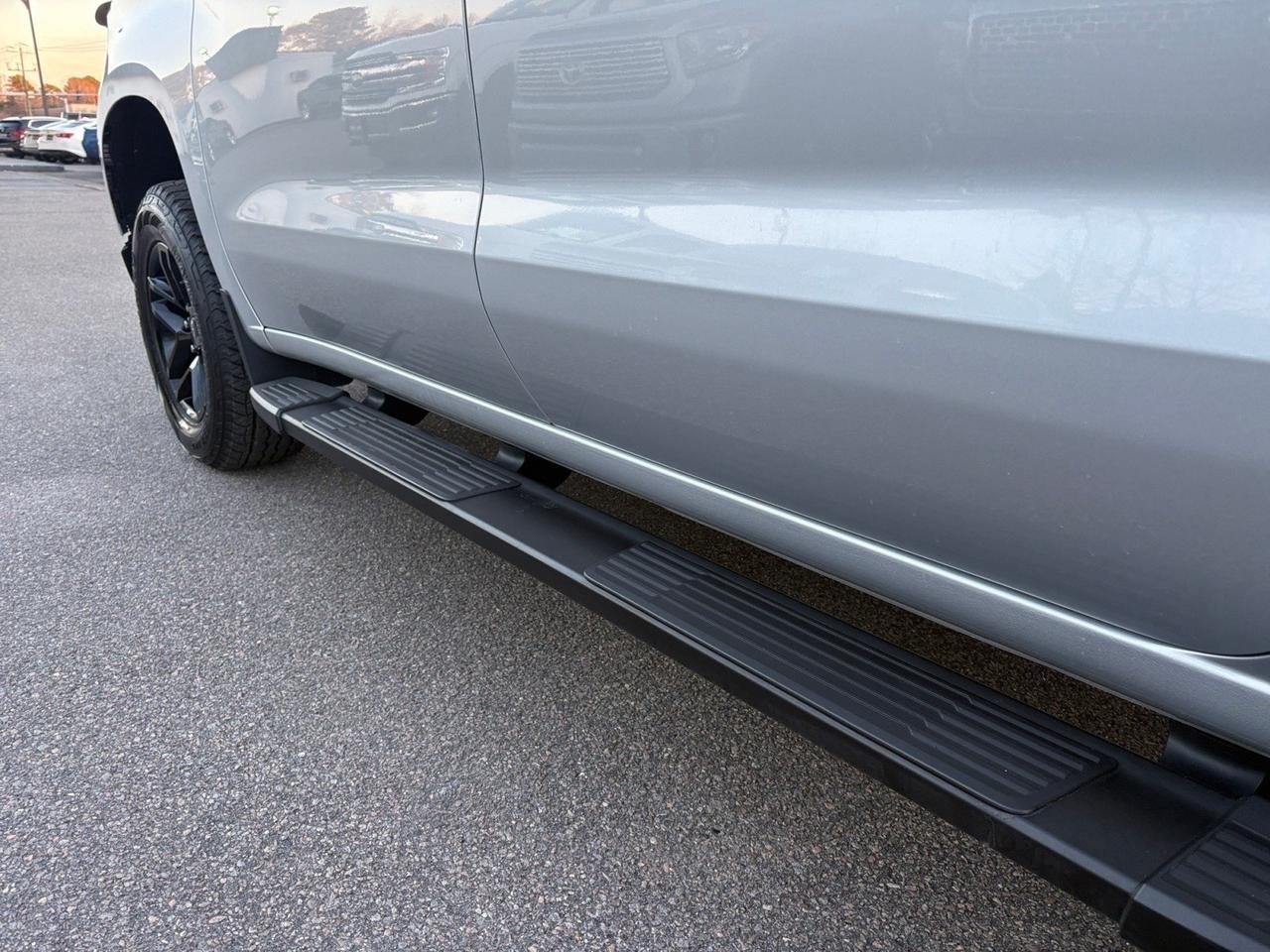 2021 Chevrolet Silverado 1500 Custom Trail Boss, BLACK TUBULAR STEPS, REAR CORNER STEPS, EZ LIFT & RELEASE TAILGATE, APPLE CARPLAY/ANDROID AUTO, REMOTE START, BACKUP CAMERA WITH PARKING SENSORS, BECOME A BOSS ON THE TRAIL OR ROAD! Virginia Beach VA