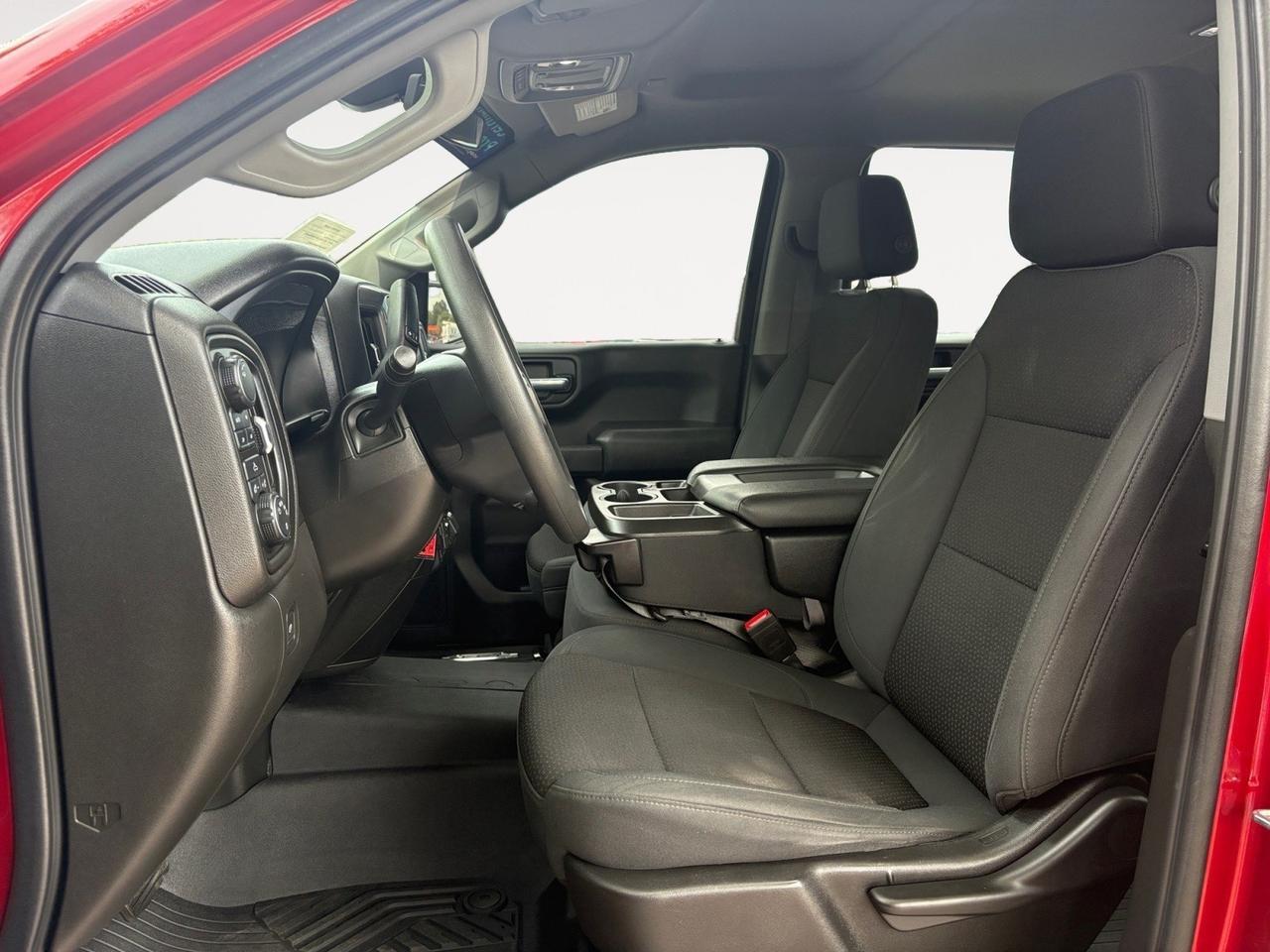 2021 Chevrolet Silverado 1500 Custom Trail Boss, HARD TONNEAU COVER, BED LINER, POWER TAILGATE, BACKUP CAMERA WITH PARKING SENSORS, REMOTE START, TINTED WINDOWS, APPLE CARPLAY/ANDROID AUTO, TOW PACKAGE, LOW MILES, 1 OWNER, CLEAN CARFAX, BECOME A BOSS BEHIND THE WHEEL!