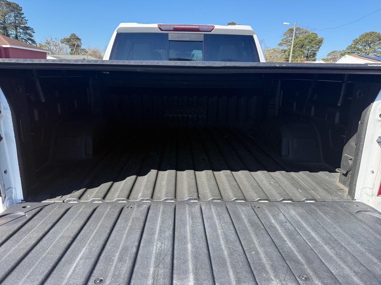2021 Chevrolet Silverado 1500 High Country, APPLE CARPLAY/ANDROID AUTO, UNIVERSAL GARAGE DOOR OPENER, BOSE SPEAKERS, HEATED STEERING WHEEL, HEATED/VENTILATED SEATS, NAVIGATION, WIFI, POWER FOLDING MIRRORS, TOW HOOKS, TOW PACKAGE, TONNEAU COVER, POWER SLIDING REAR WINDOW, CLEAN CA Norfolk VA