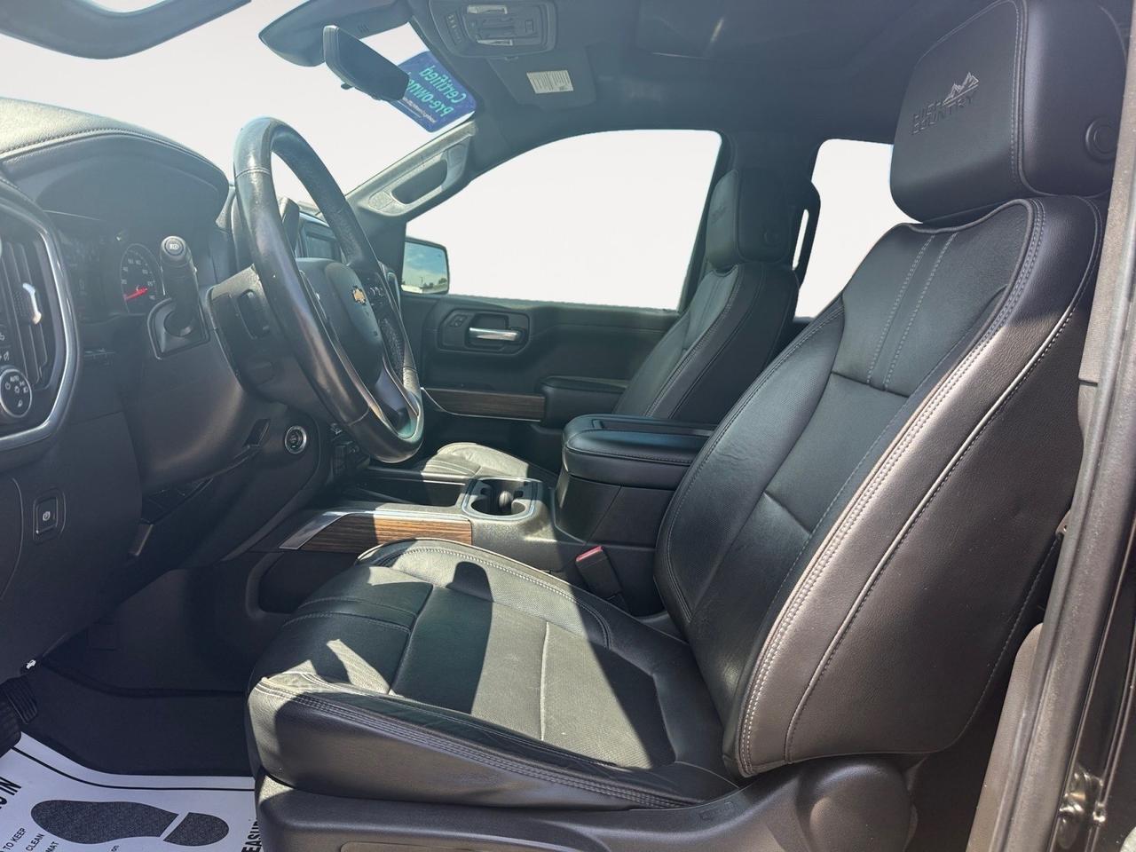 2021 Chevrolet Silverado 1500 High Country, HEATED/VENTILATED SEATS, HEATED REAR SEATS, APPLE CARPLAY/ANDROID AUTO, BACKUP CAMERA, TOW PACKAGE, BED LINER, BOSE SOUND SYSTEM, TOW HOOKS, POWER FOLDING MIRRORS, KEYLESS START, RUNNING BOARDS, CLEAN CARFAX, ONLY 1 OWNER!