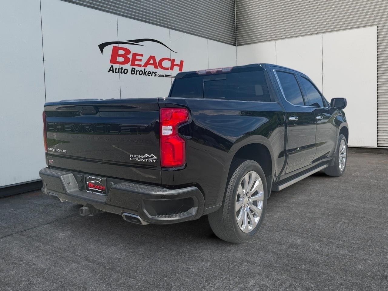 2021 Chevrolet Silverado 1500 High Country, HEATED/VENTILATED SEATS, HEATED REAR SEATS, APPLE CARPLAY/ANDROID AUTO, BACKUP CAMERA, TOW PACKAGE, BED LINER, BOSE SOUND SYSTEM, TOW HOOKS, POWER FOLDING MIRRORS, KEYLESS START, RUNNING BOARDS, CLEAN CARFAX, ONLY 1 OWNER! Norfolk VA