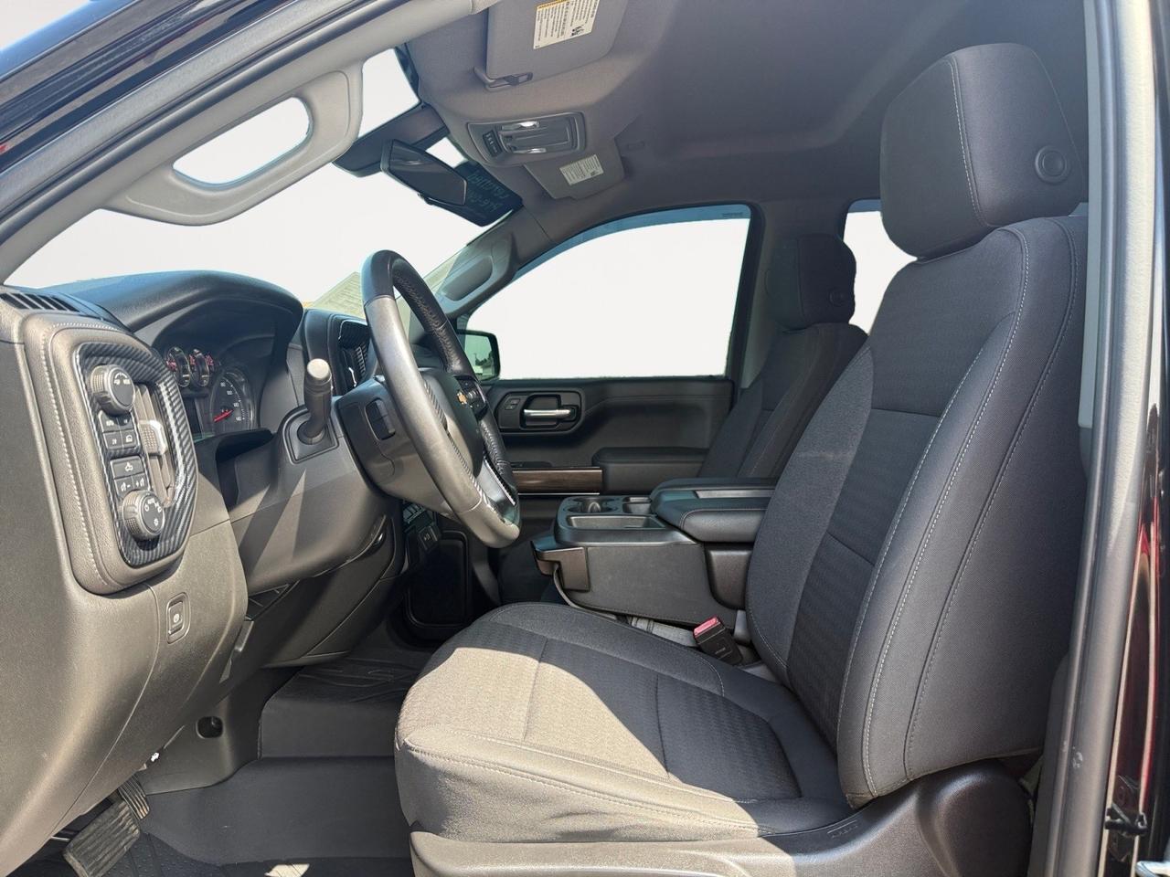 2021 Chevrolet Silverado 1500 LT, HEATED SEATS, APPLE CARPLAY/ANDROID AUTO, BED LINER, TONNEAU COVER, BACKUP CAMERA, POWER MIRRORS, REMOTE START, TOW PACKAGE, FUEL WHEELS, CLEAN CARFAX!