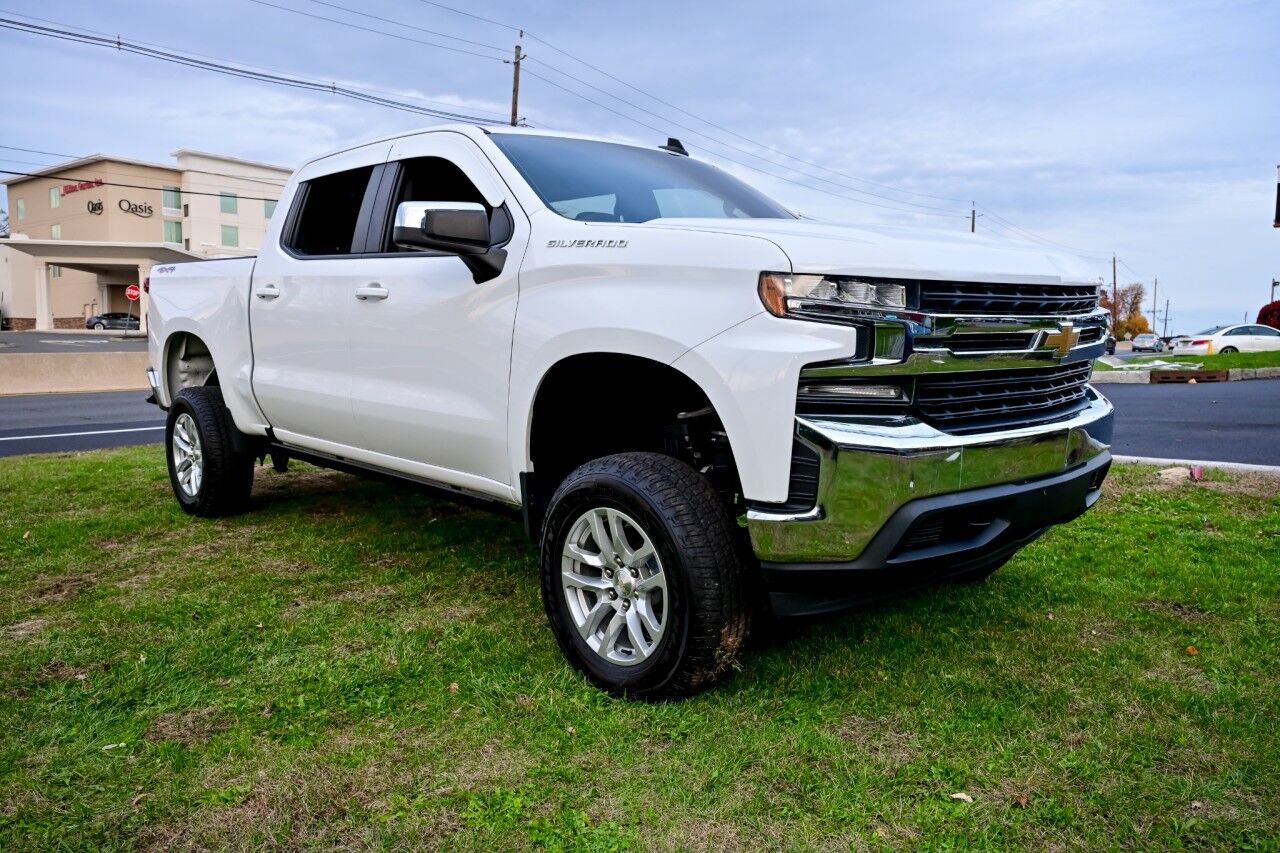 2021 Chevrolet Silverado 1500 LT, LIFTED