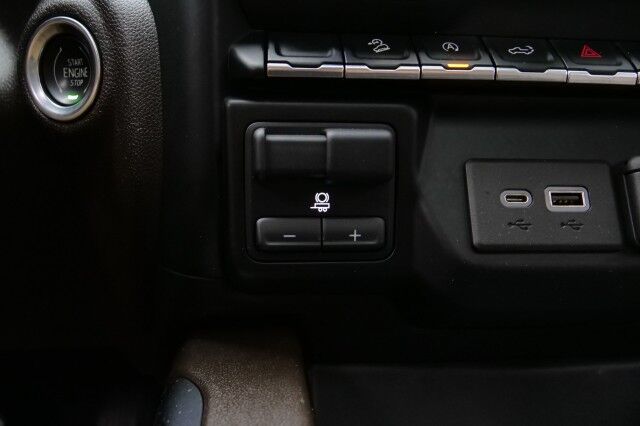 2021 Chevrolet Silverado 1500 LT Trail Boss 4X4 / Leer Bed Cap / 6.2L V8! High Point NC