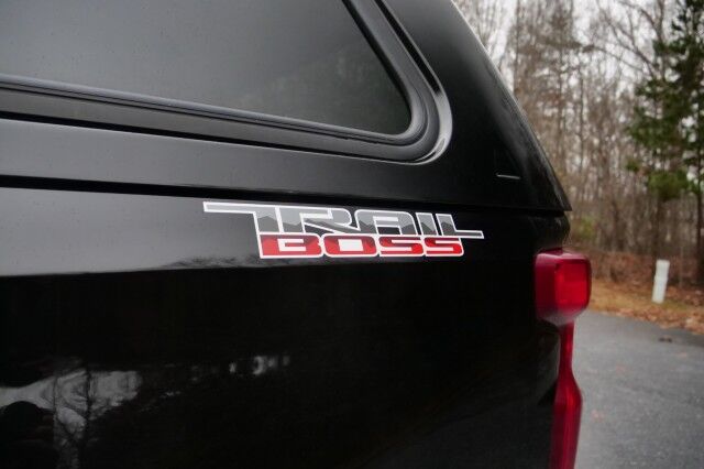 2021 Chevrolet Silverado 1500 LT Trail Boss 4X4 / Leer Bed Cap / 6.2L V8! High Point NC