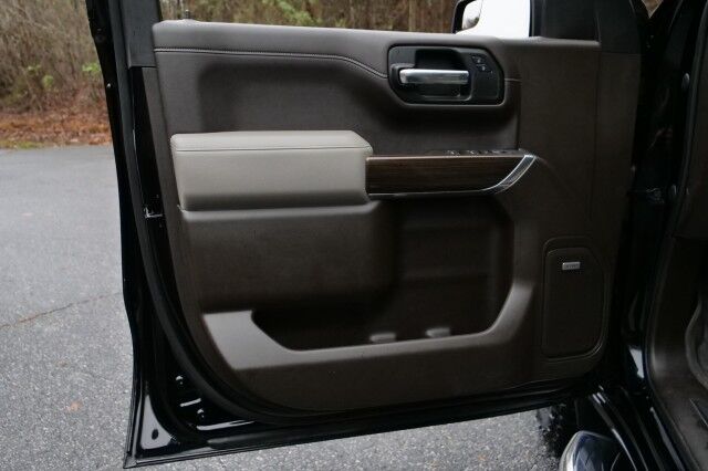 2021 Chevrolet Silverado 1500 LT Trail Boss 4X4 / Leer Bed Cap / 6.2L V8! High Point NC