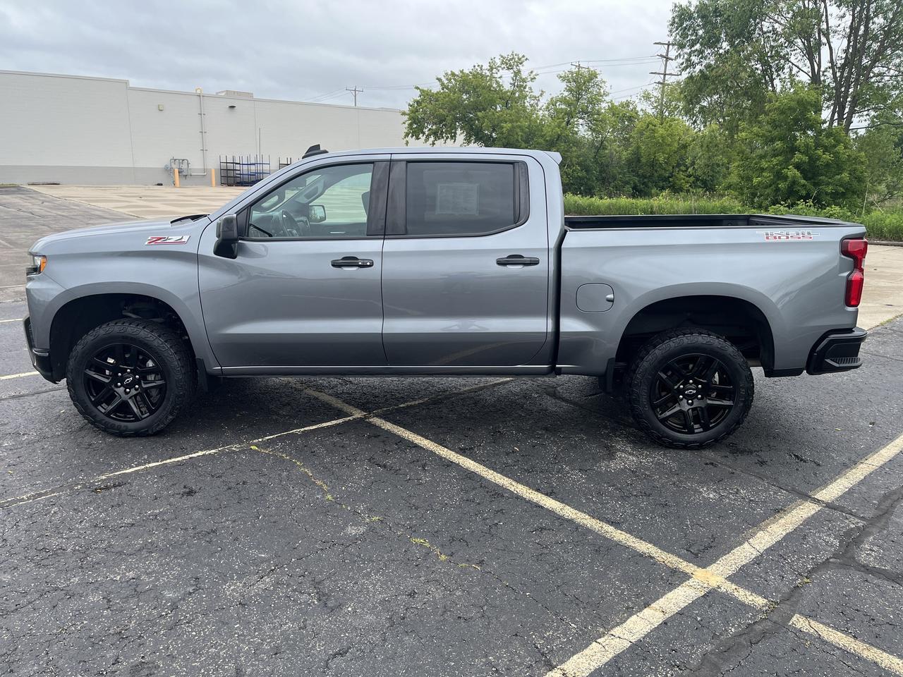 2021 Chevrolet Silverado 1500 LT Trail Boss Crew Cab 4WD BedProtectionPkg w/20s Spray-OnBedliner RearWheelhouseLiners HtdBuckets