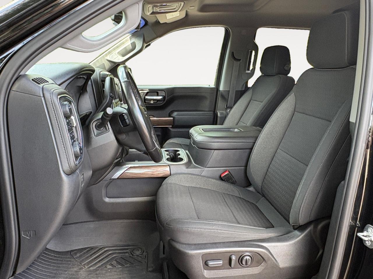 2021 Chevrolet Silverado 1500 LT Trail Boss, RUNNING BOARDS, TOW PACKAGE, REAR POWER SLIDING WINDOW, BACKUP CAMERA, PARKING SENSORS, PUSH BUTTON START, CUSTOM ANTHEM WHEELS, LIFTED, SOFT TONNEAU COVER, HEATED STEERING WHEEL & SEATS, LOW MILES, 1 OWNER, CLEAN CARFAX, BECOME A BOSS