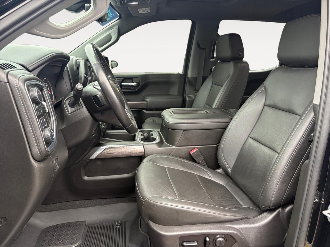 2021 Chevrolet Silverado 1500 LTZ, RUNNING BOARDS, BLIND SPOT ALERT, CUSTOM MOTO METAL WHEELS, HEADS-UP DISPLAY, SUNROOF, HEATED & VENTILATED SEATS, POWER TAILGATE, APPLE CARPLAY/ANDROID AUTO, TOW PACKAGE, POWER SLIDING REAR WINDOW, BACKUP CAMERA, THIS TRUCK HAS IT ALL!